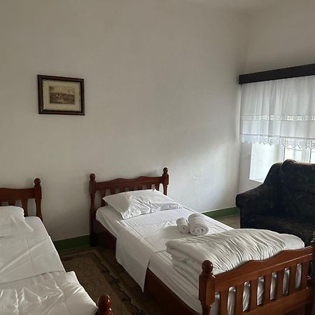 Traditional House Shapllo Gjirokastër Екстериор снимка