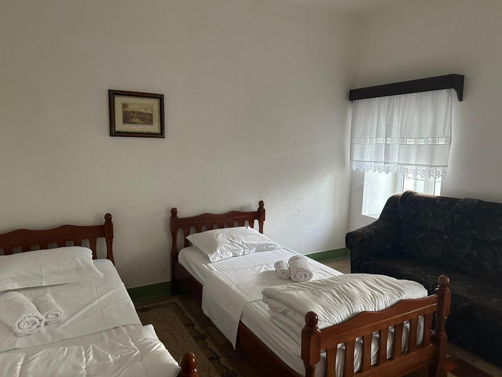 Traditional House Shapllo Gjirokastër Екстериор снимка