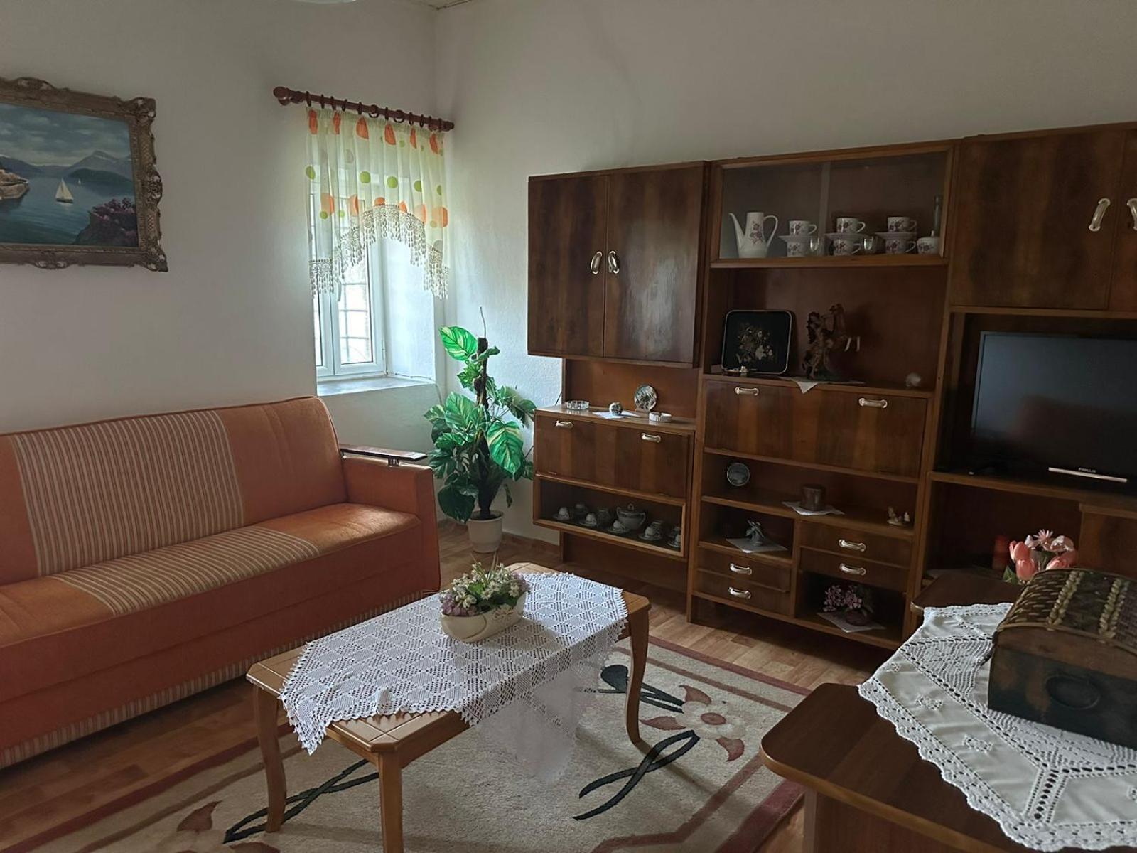 Traditional House Shapllo Gjirokastër Екстериор снимка
